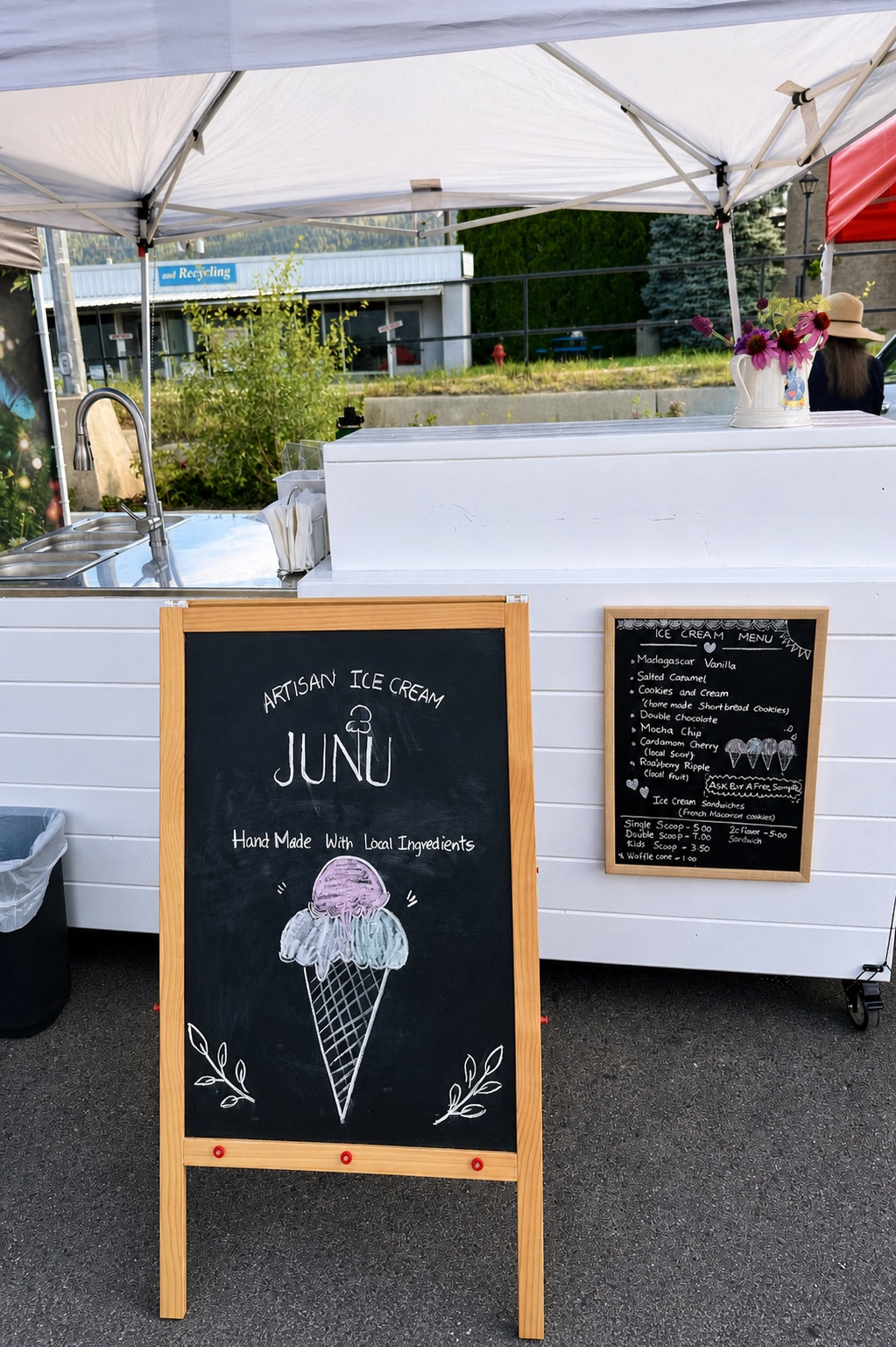 The JUNU artisan ice cream cart at a local market